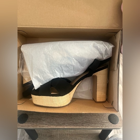 Shoedazzle Tina Crossover Sandals Black Raffia Block Heel Ankle Straps Size 9.5 - Picture 9 of 14